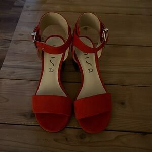 unisa sandals size 6 new